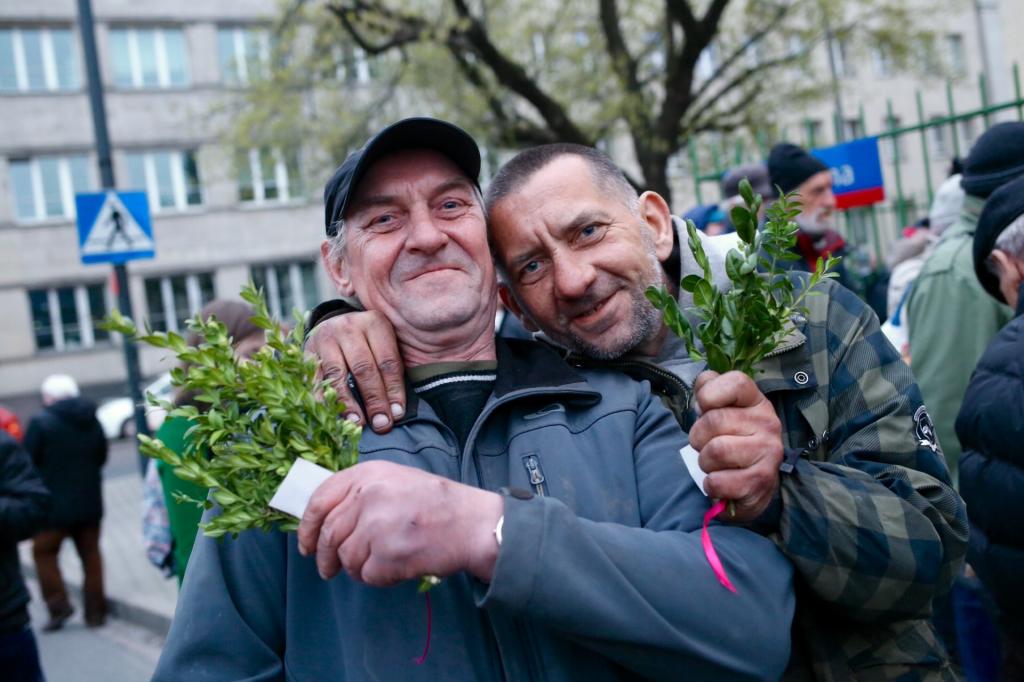 Kard. Nycz: paradoks Niedzieli Palmowej obecny jest w całym życiu współczesnego świata